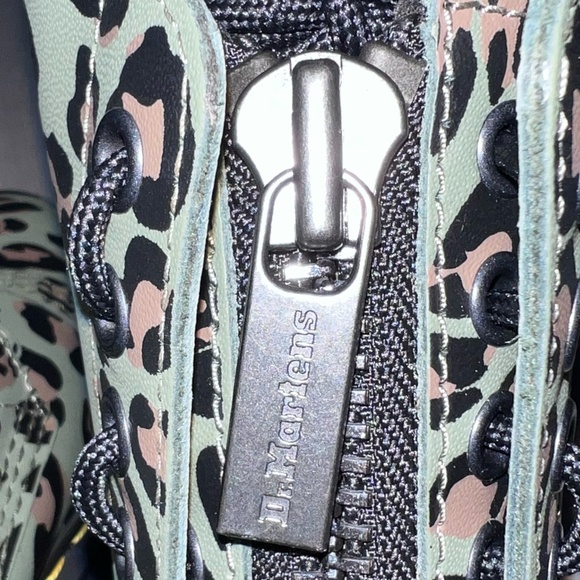 NEW! Dr. Doc Martens Sinclair Distorted Leopard Print Platform Leather Boots - 6 - Picture 7 of 9